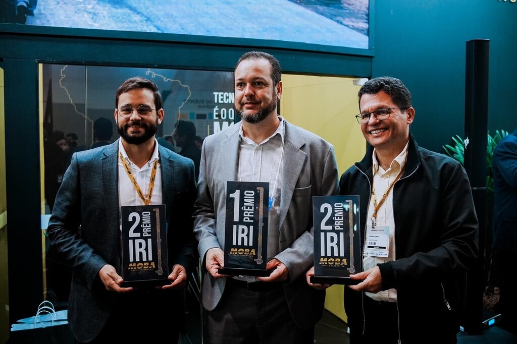 A imagem mostra os premiados no Prêmio IRI (Índice de Irregularidade Internacional) 2026.